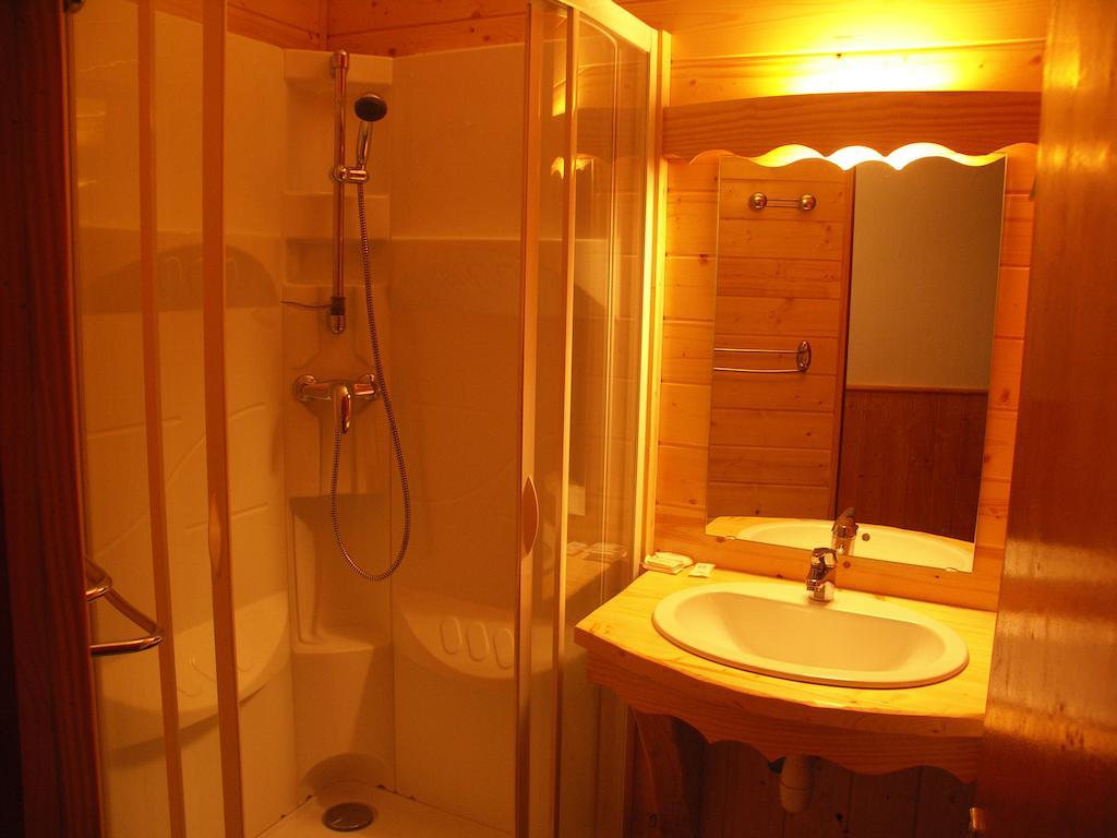 LE SAPORTA- Studios et Appartements meublés de tourisme Le Lioran Habitación foto